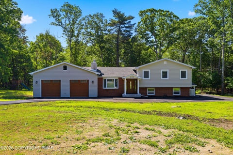 Homes For Sale - 236 Lloyds Lane<br/> Stroudsburg, PA 18360
