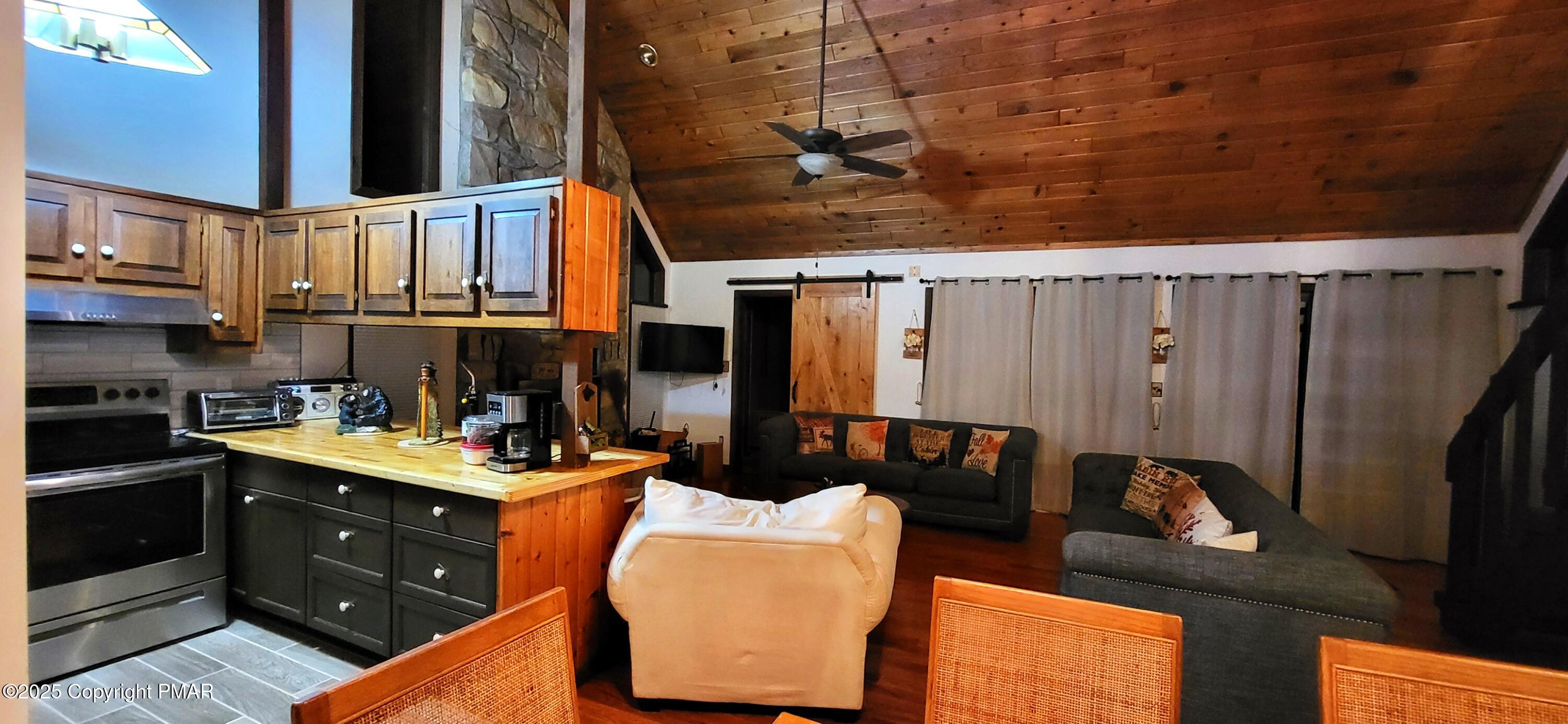 6298 Decker Road, Bushkill, Pennsylvania image 12