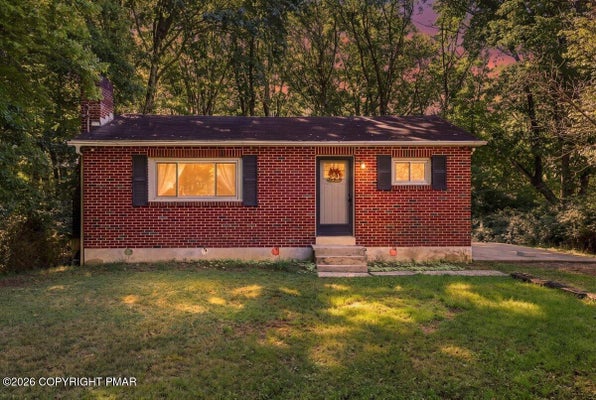 8827 TWIN LAKE DR, KUNKLETOWN, PA 18058 - Image ec065eb2ff03c4787c8c7293540aaea2/2462379963