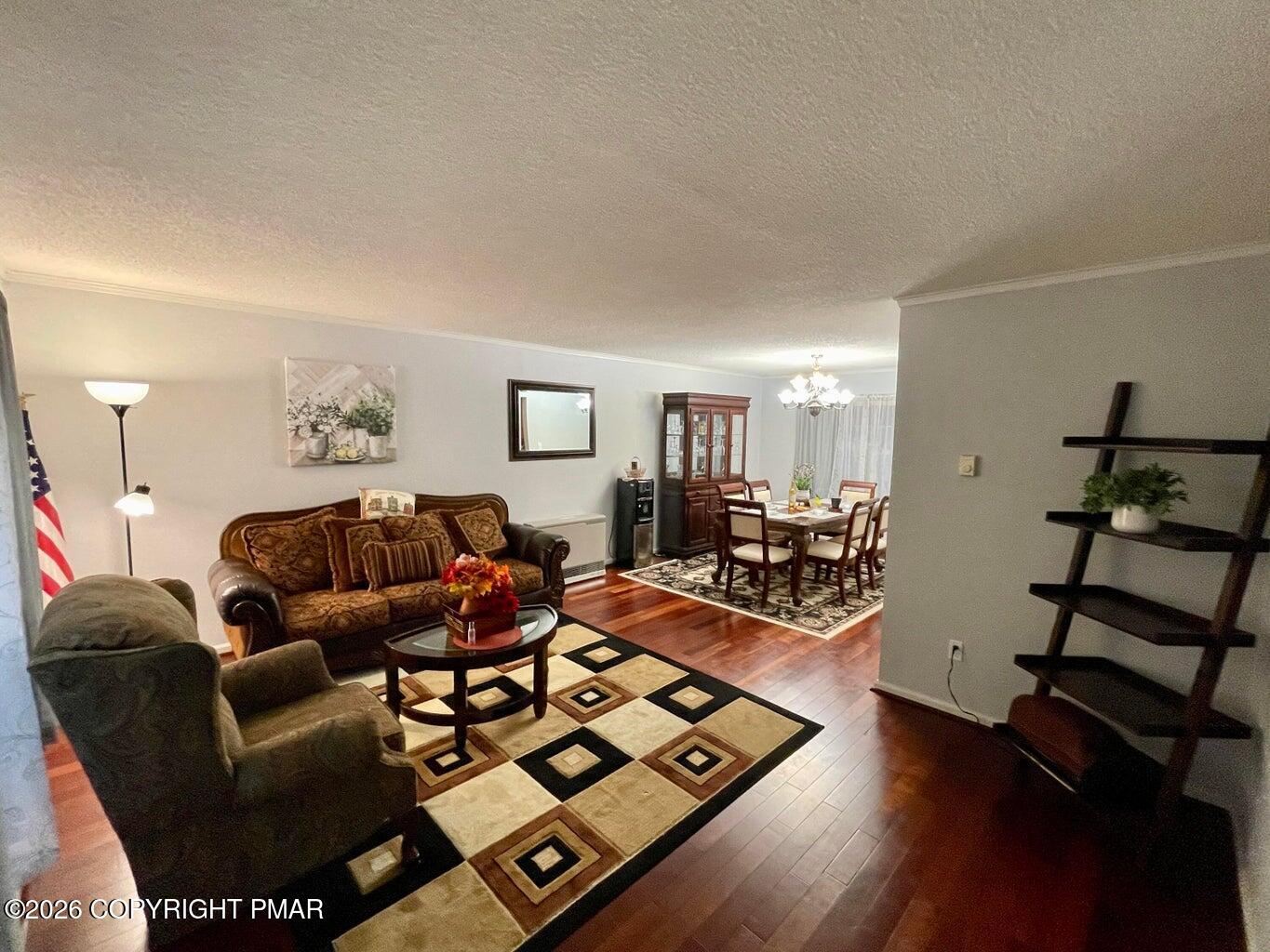 2105 Larkspur Lane