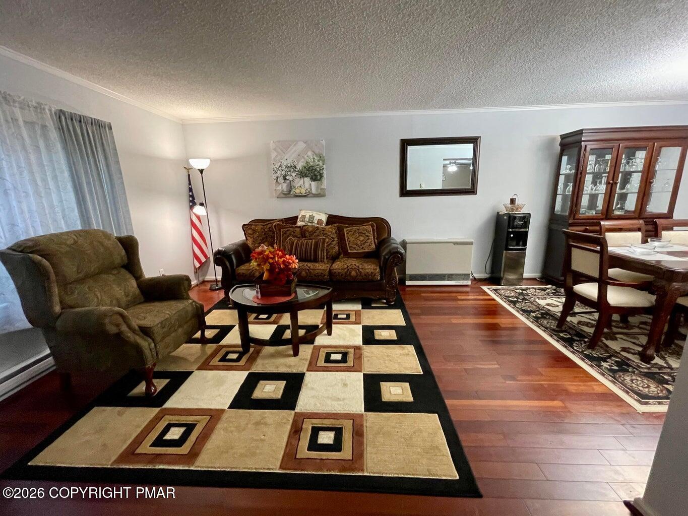 2105 Larkspur Lane