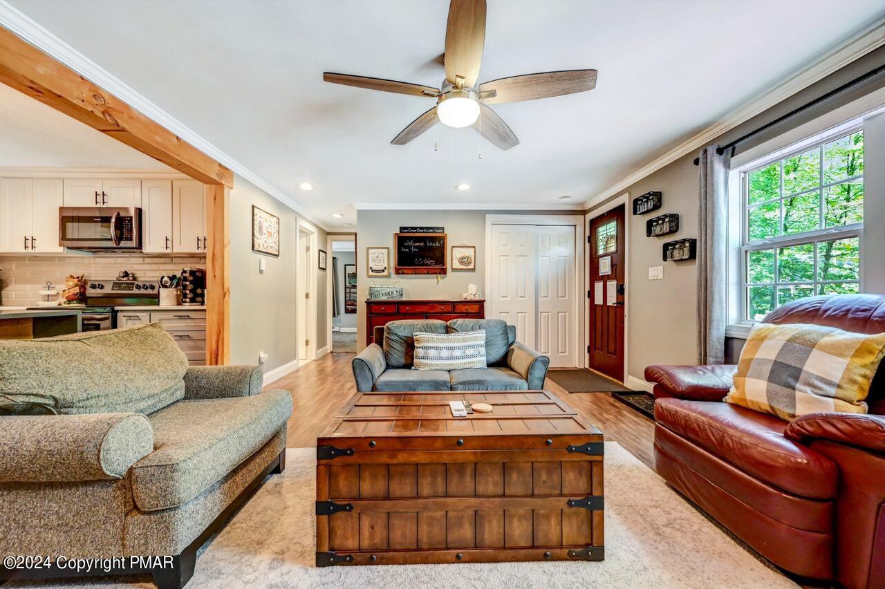 310 Maxatawny Drive, Pocono Lake, Pennsylvania image 13