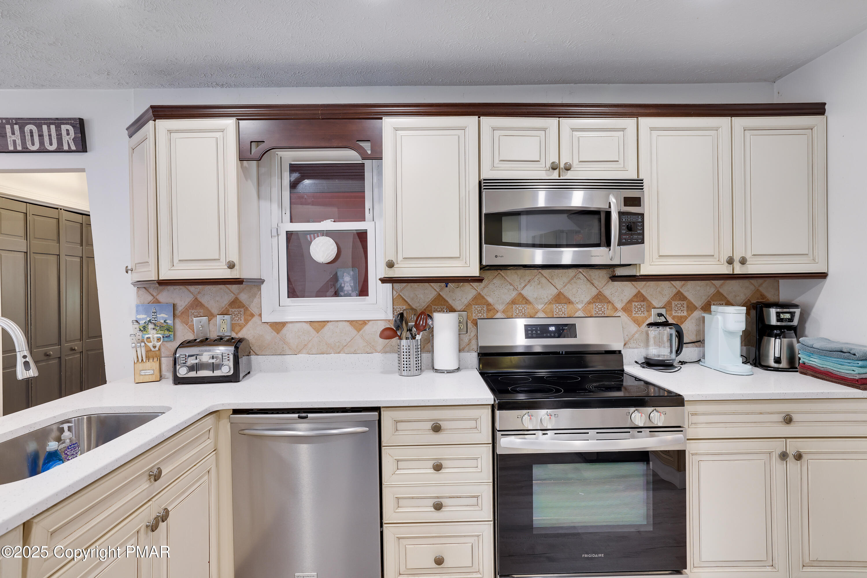 164 Iroquois Trail, Long Pond, Pennsylvania image 12