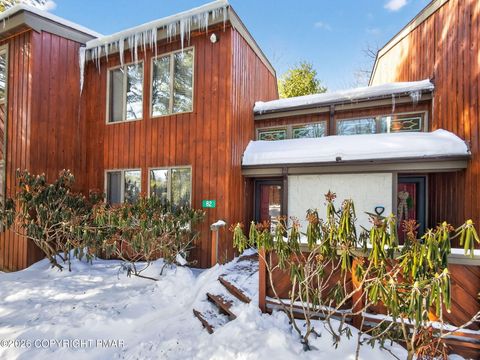 82 Doe Run Lake Harmony PA 18624