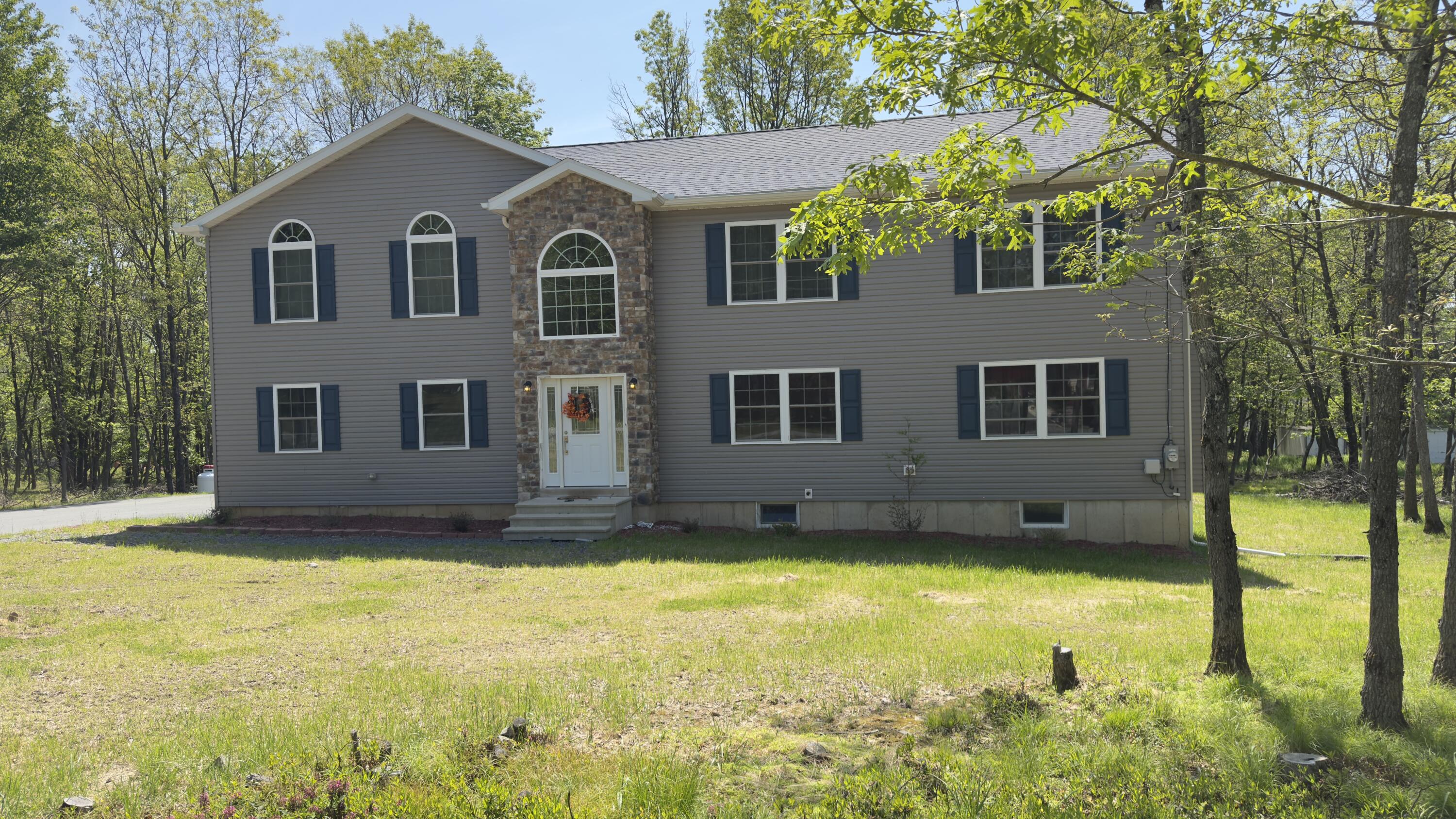 2292 Bismark Road, Blakeslee, Pennsylvania image 2