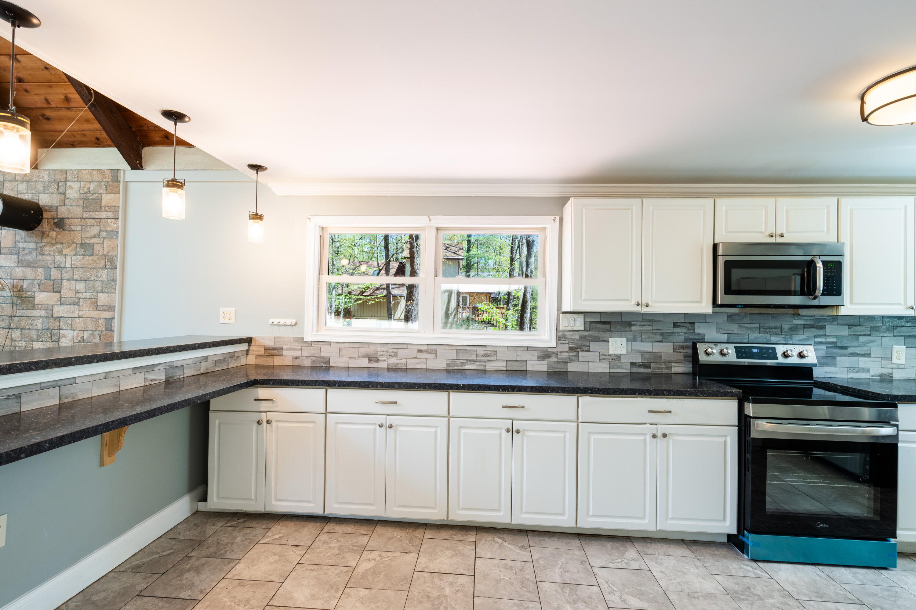 2510 Penn Hills Drive, Bartonsville, Pennsylvania image 17