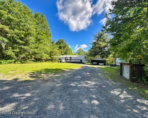 128 Snowflake Drive, Blakeslee, Pennsylvania image 2