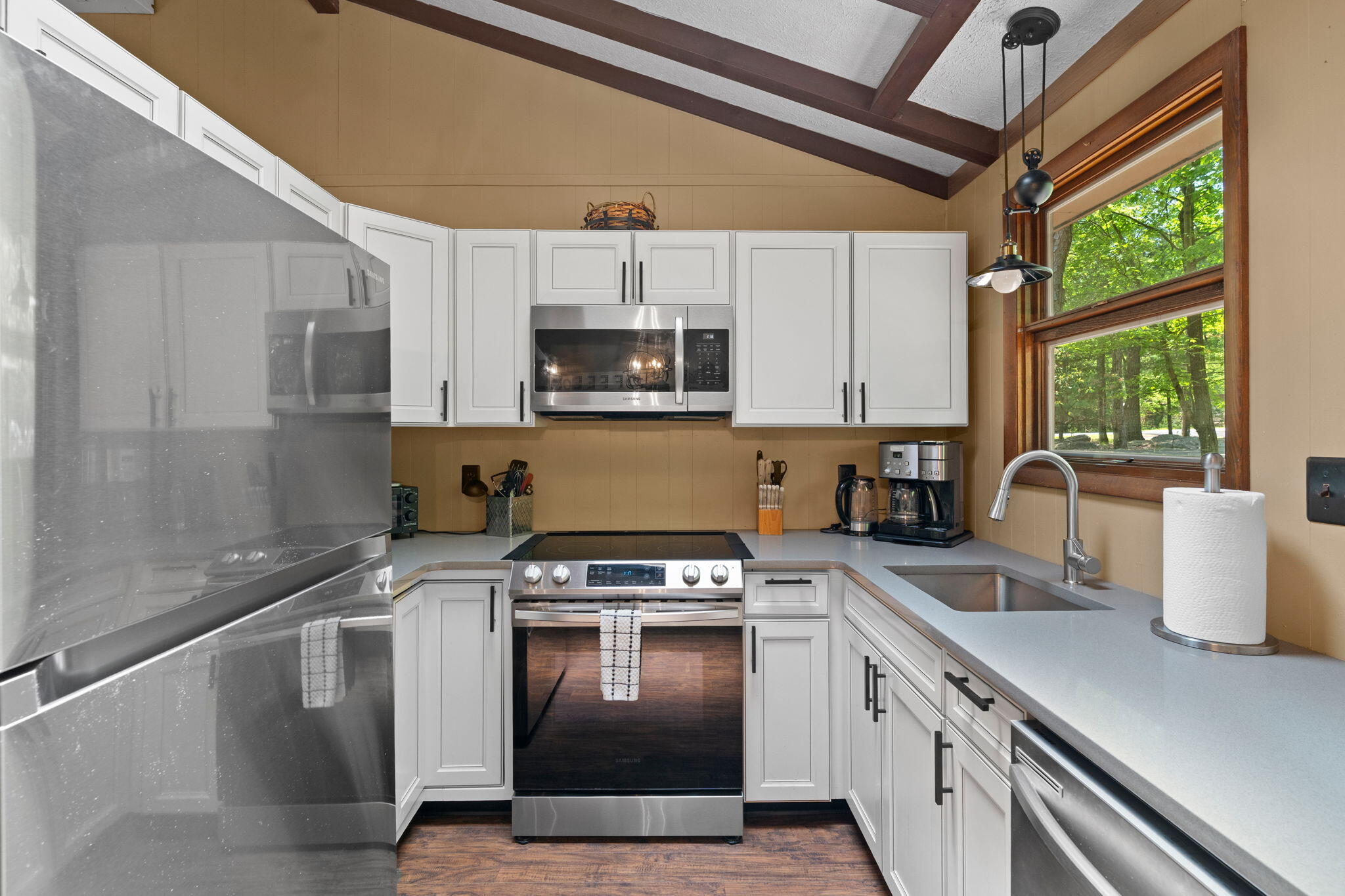 8 Big Boulder Road, Lake Harmony, Pennsylvania image 6