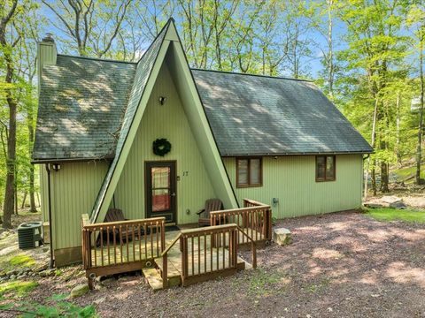 17 Pineknoll Drive Lake Harmony PA 18624