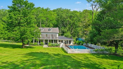 282 crabapple Lane East Stroudsburg PA 18302