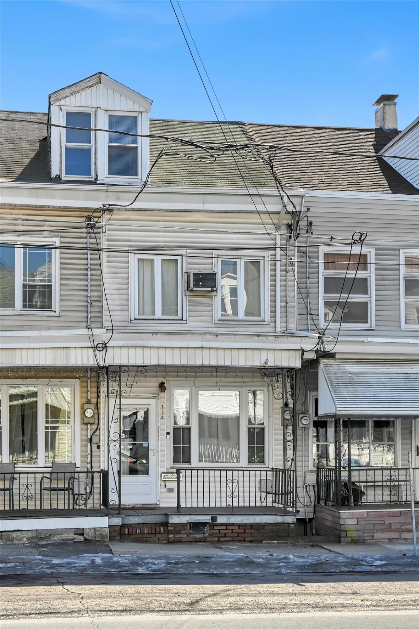 712 E Centre Street, Mahanoy City, Pennsylvania image 1