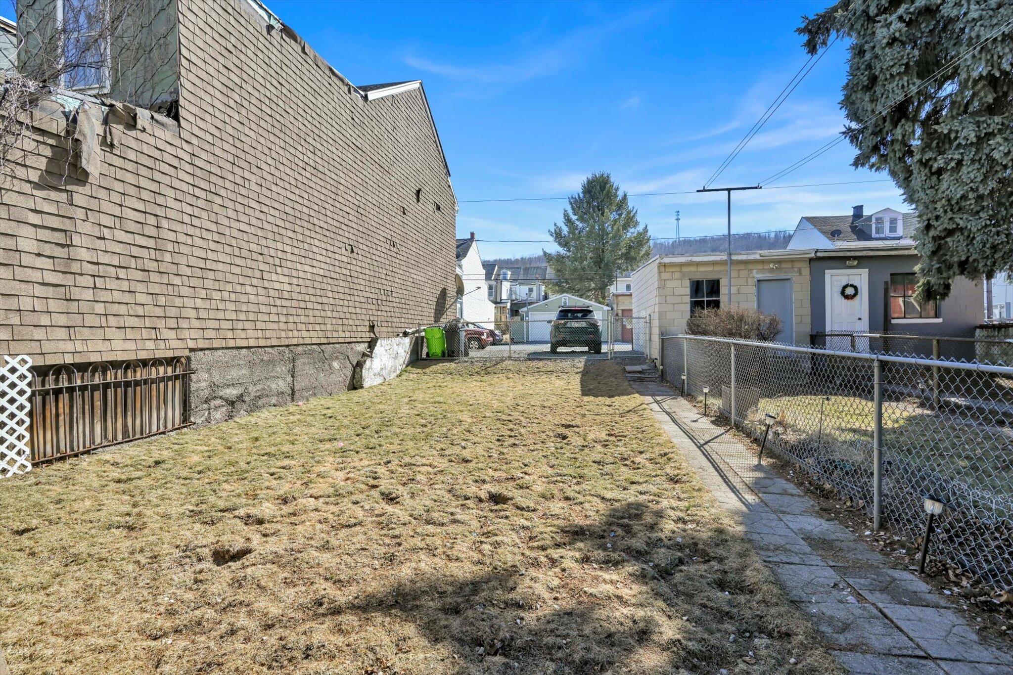 712 E Centre Street, Mahanoy City, Pennsylvania image 28