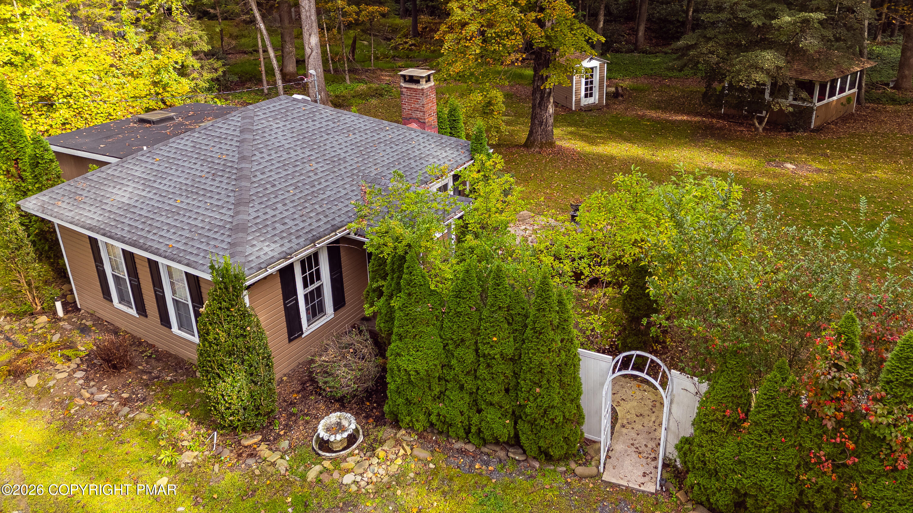 1885 Sullivan Trail N