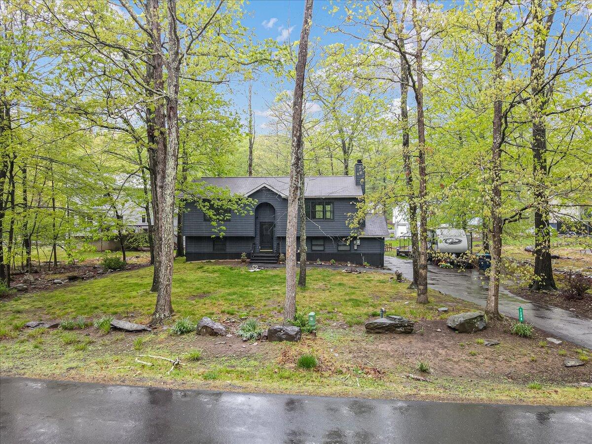 1228 Woodland Drive, East Stroudsburg, Pennsylvania image 2