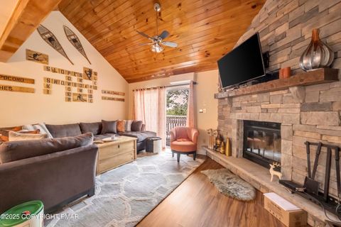 171 Upper Village Way Tannersville PA 18372