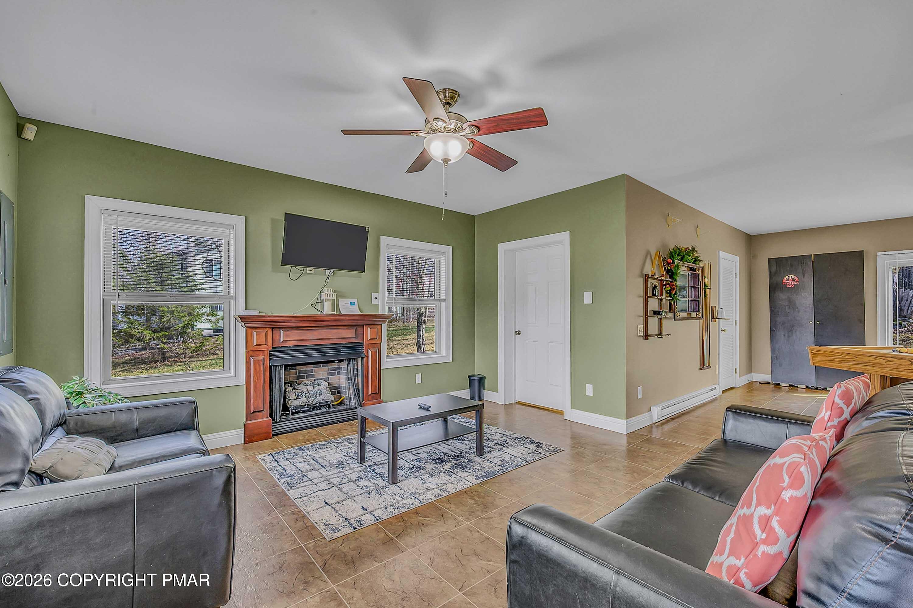 958 Arrowhead Drive