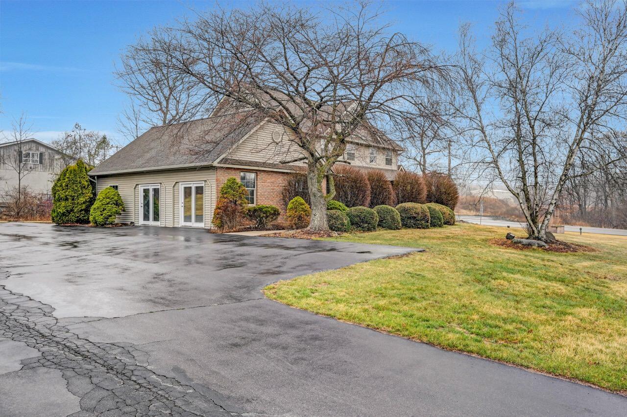 2227 Barney Lane