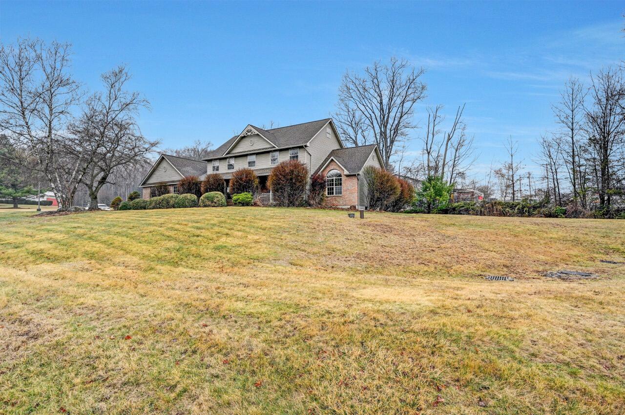 2227 Barney Lane
