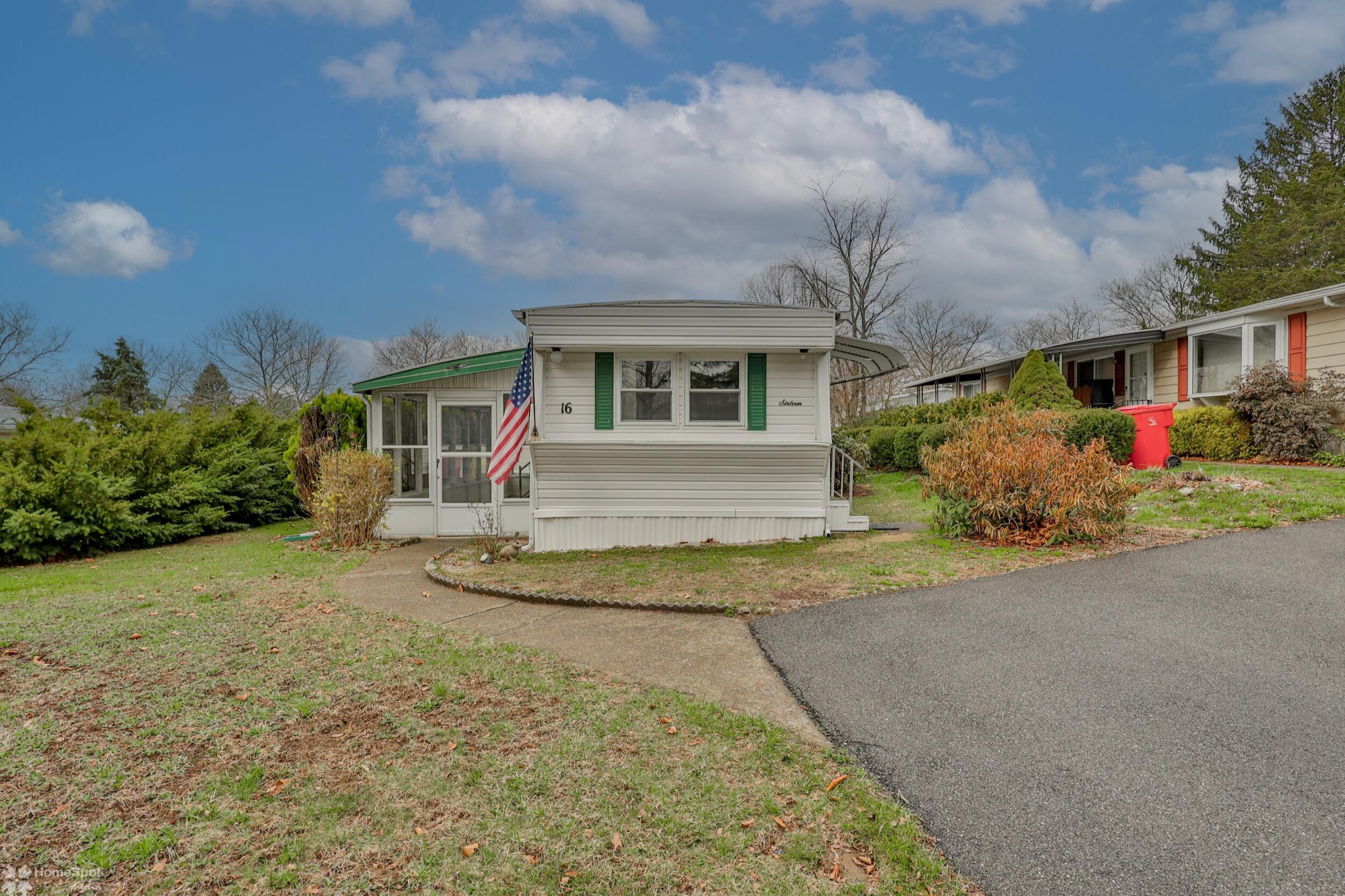 16 Springridge Road, Bath, Pennsylvania image 1