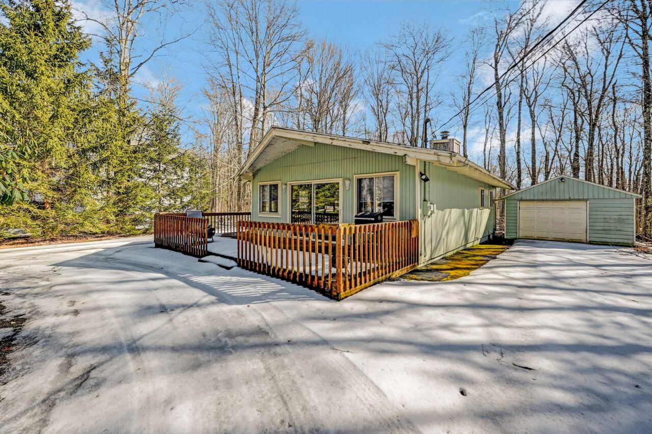 1516 Beech Spring Drive, Pocono Pines, Pennsylvania image 3