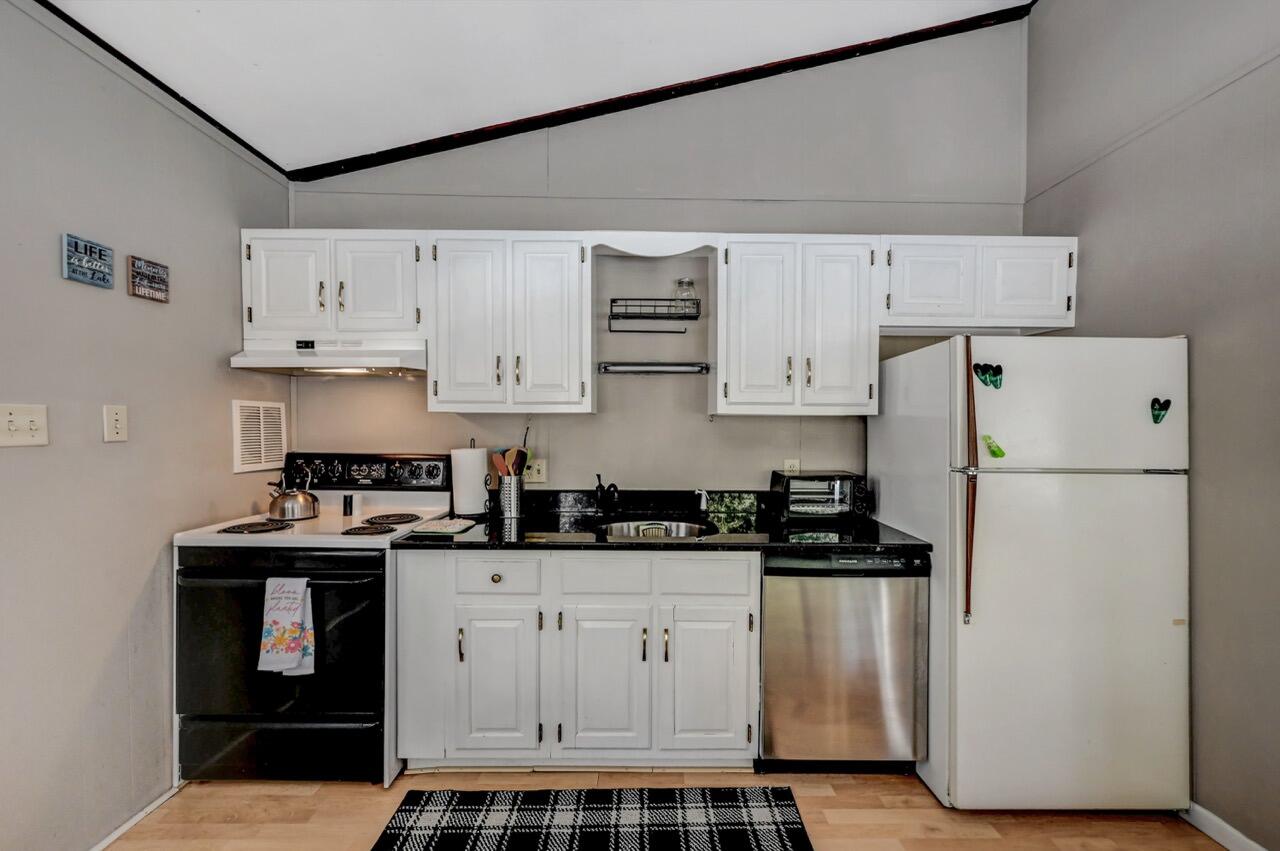 1516 Beech Spring Drive, Pocono Pines, Pennsylvania image 15