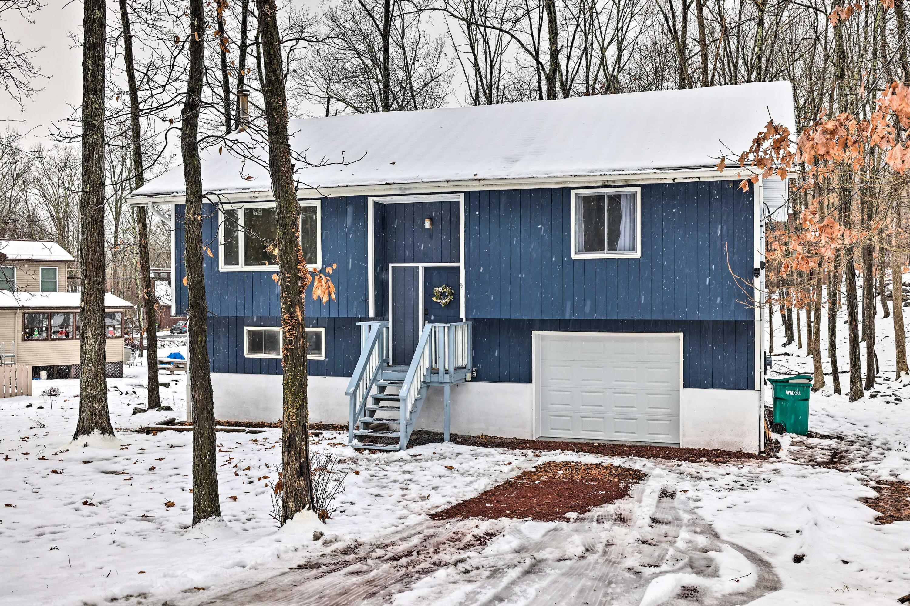 8209 Pine Grove Drive, East Stroudsburg, Pennsylvania image 1
