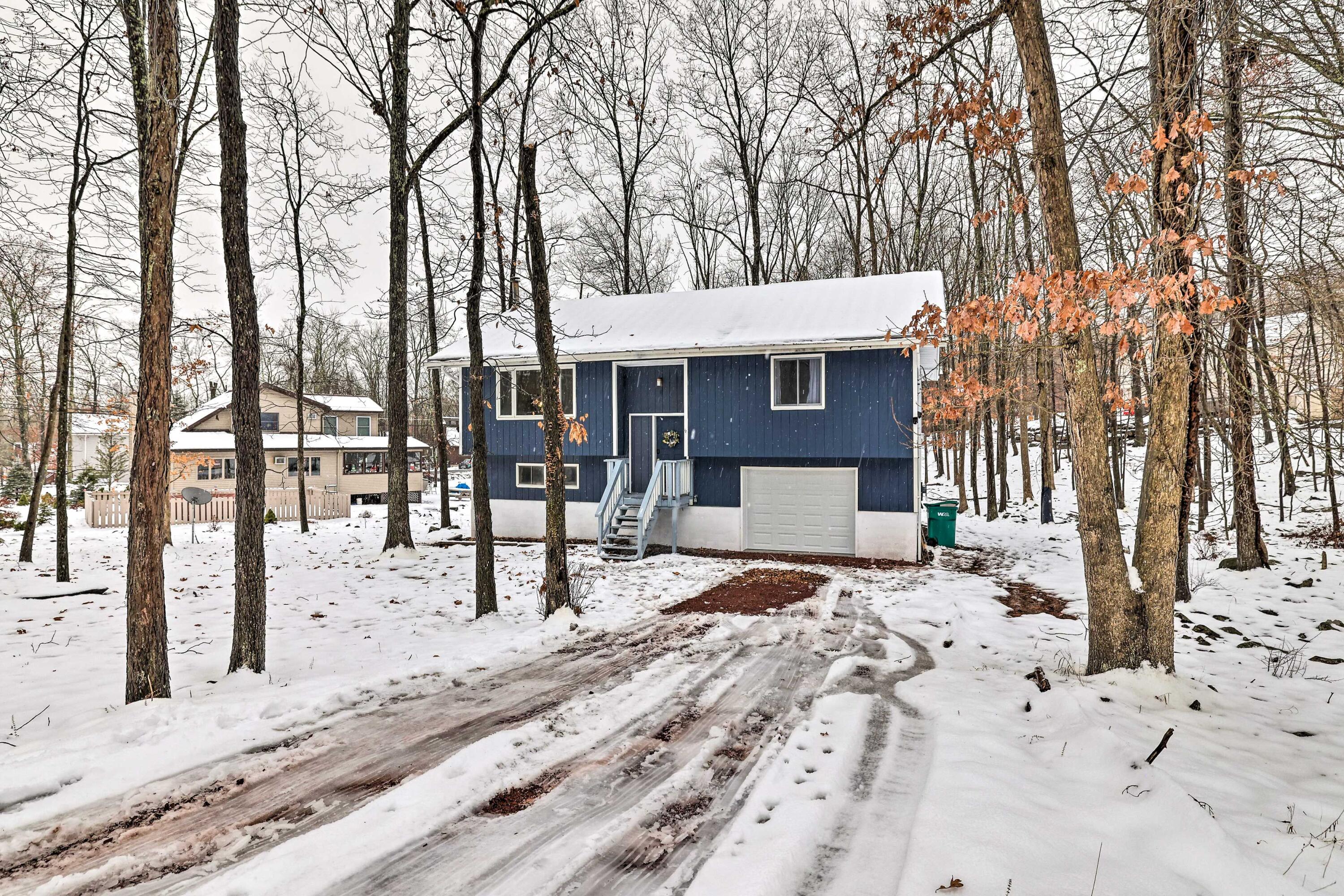 8209 Pine Grove Drive, East Stroudsburg, Pennsylvania image 2