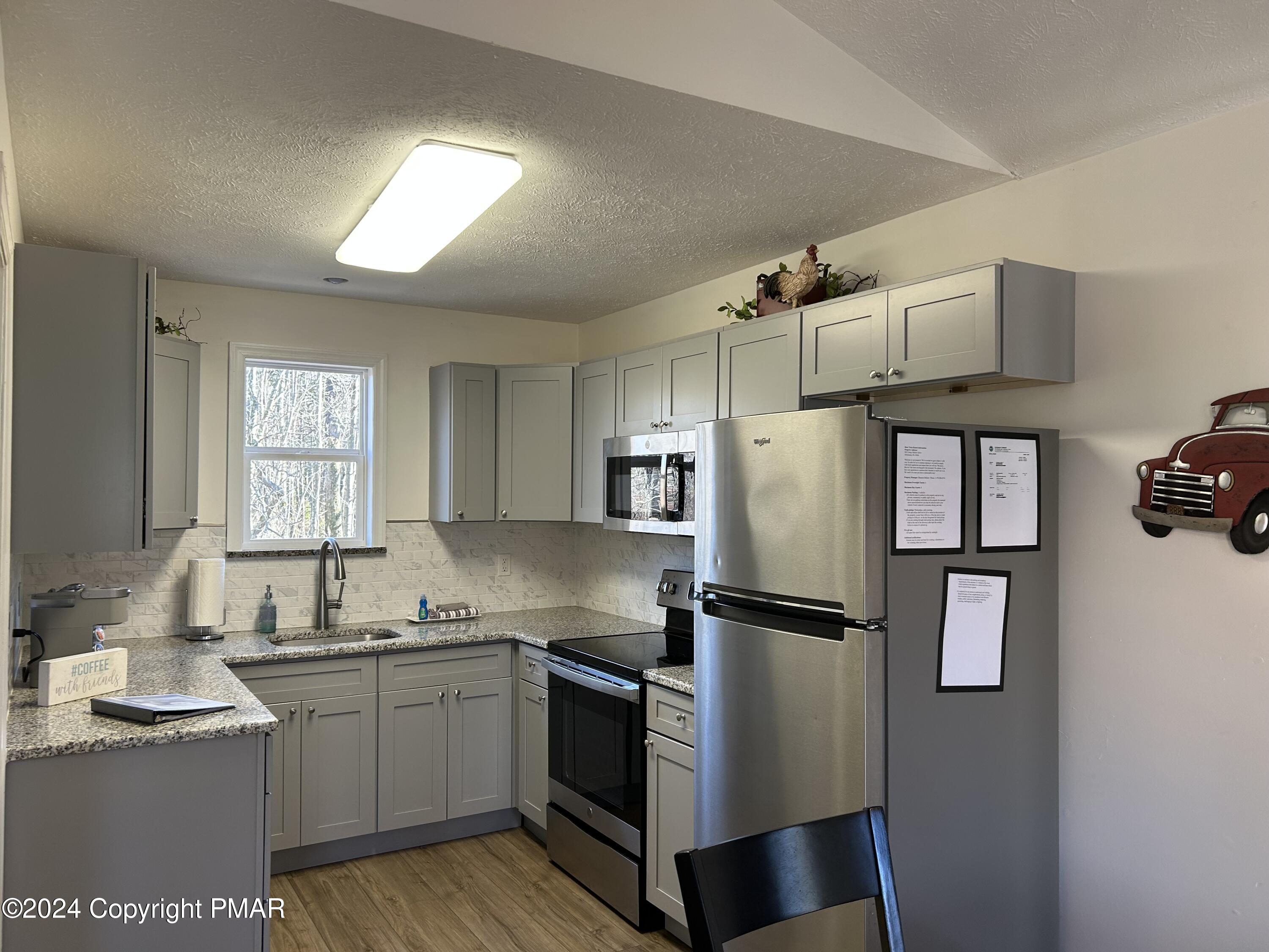 9633 Stony Hollow Drive, Tobyhanna, Pennsylvania image 5