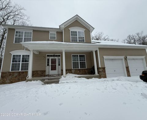 Homes For Sale - 145 Kensington Drive<br/> Bushkill, PA 18324