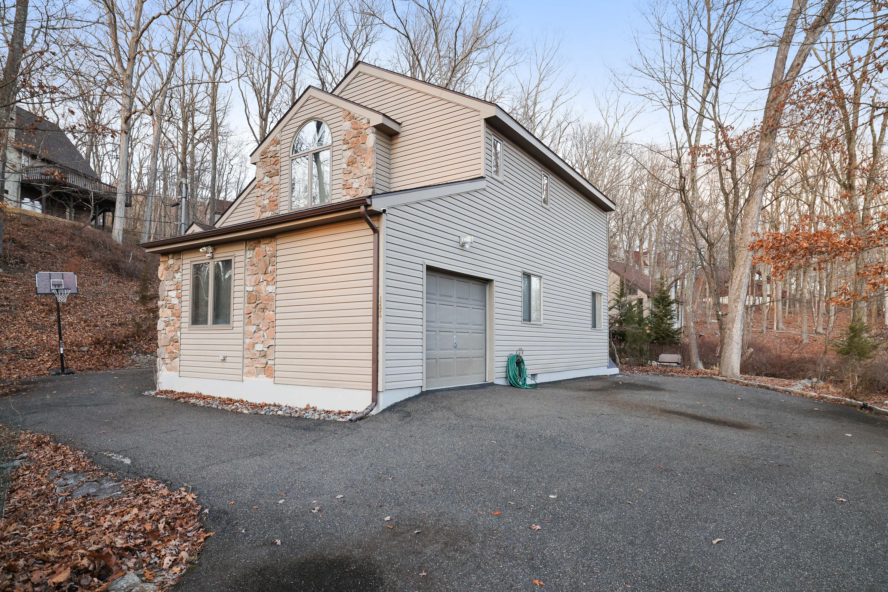 195 Brentwood Drive, Bushkill, Pennsylvania image 5