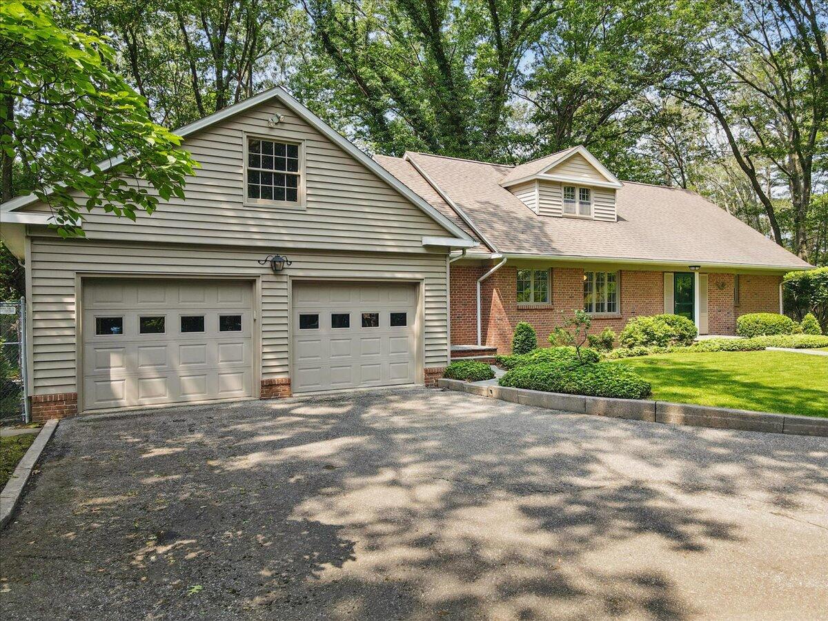 411 Mellow Lane