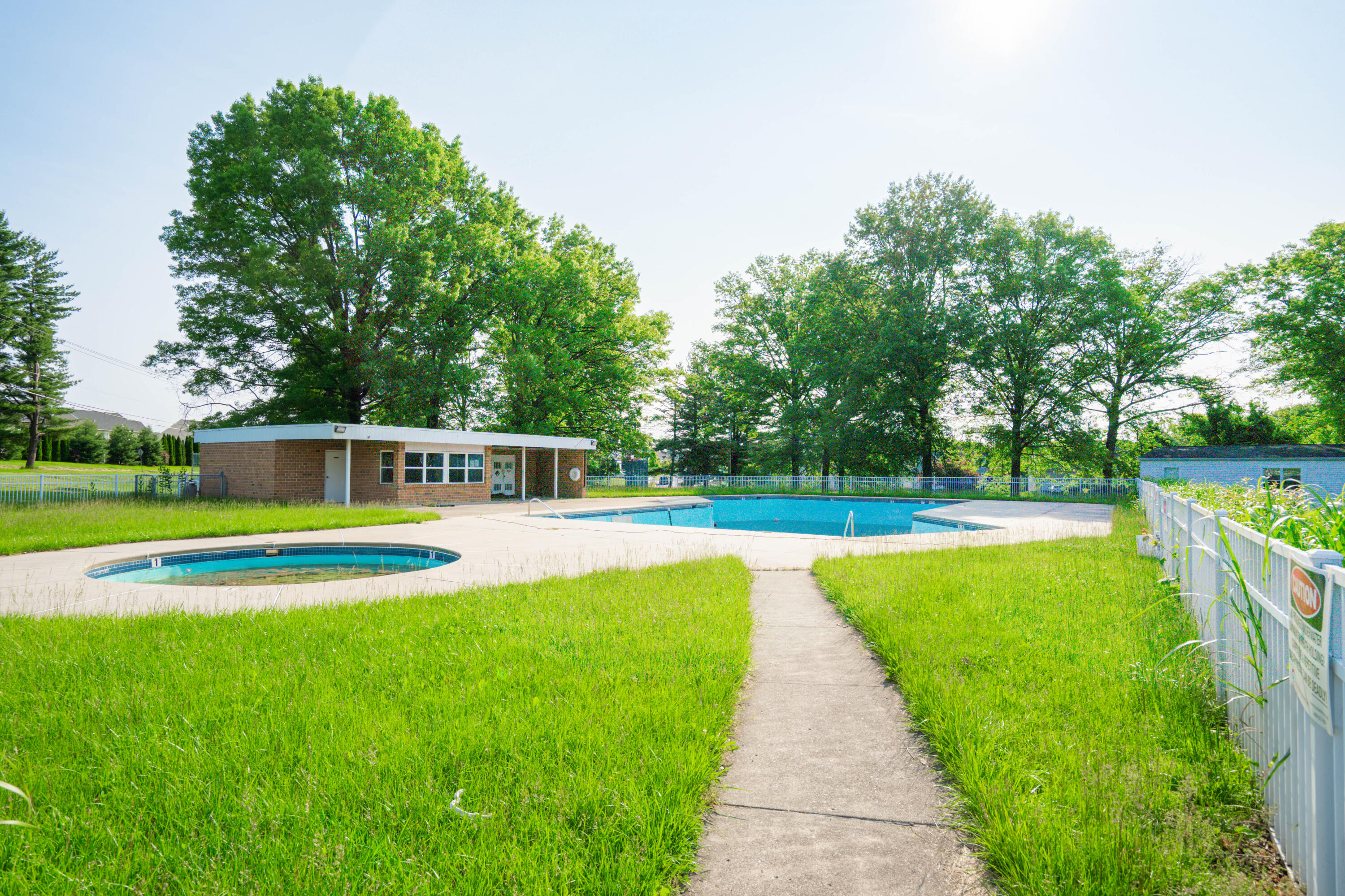 8726 Breinig Run Circle, Breinigsville, Pennsylvania image 28