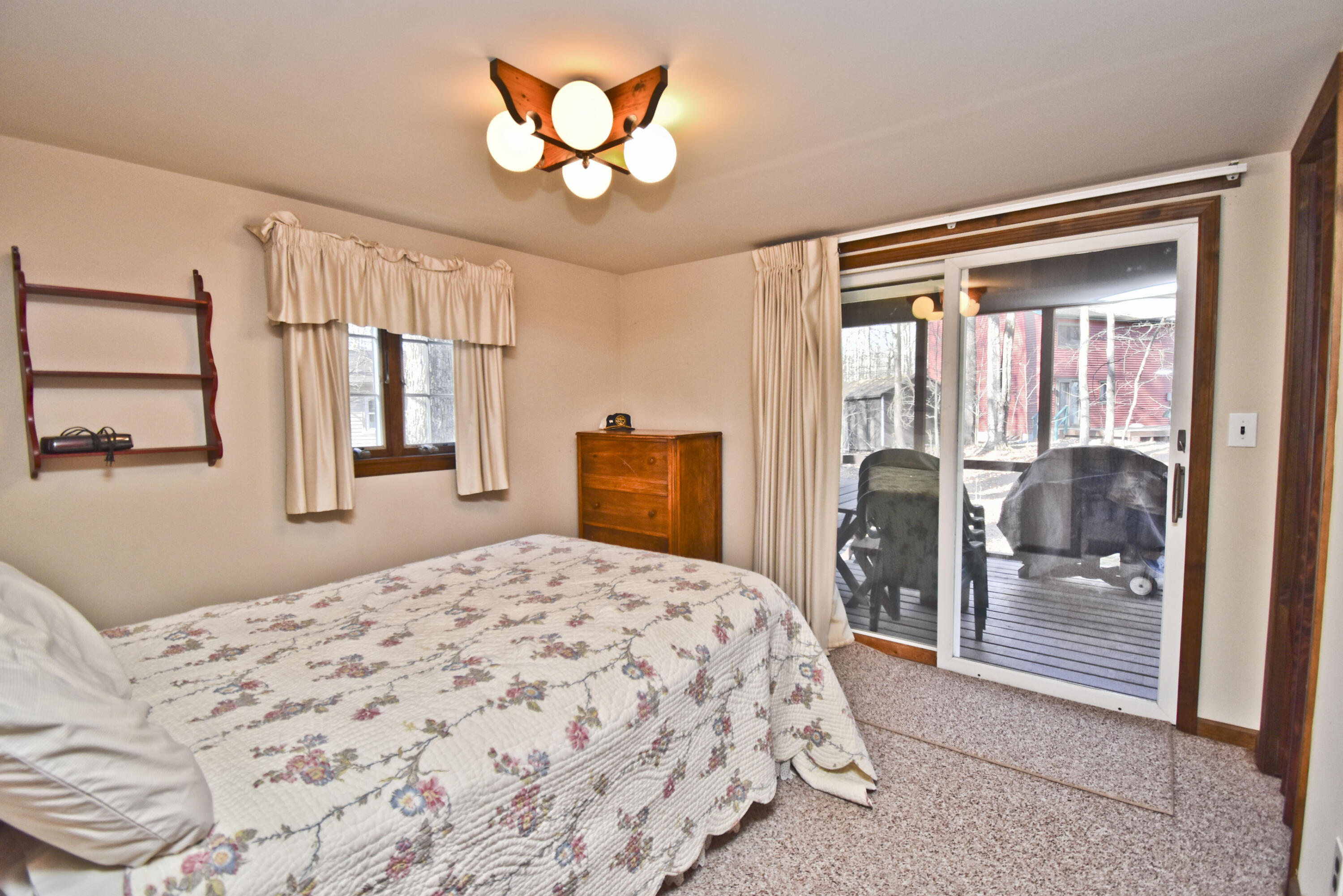 113 Outer Drive, Pocono Lake, Pennsylvania image 14