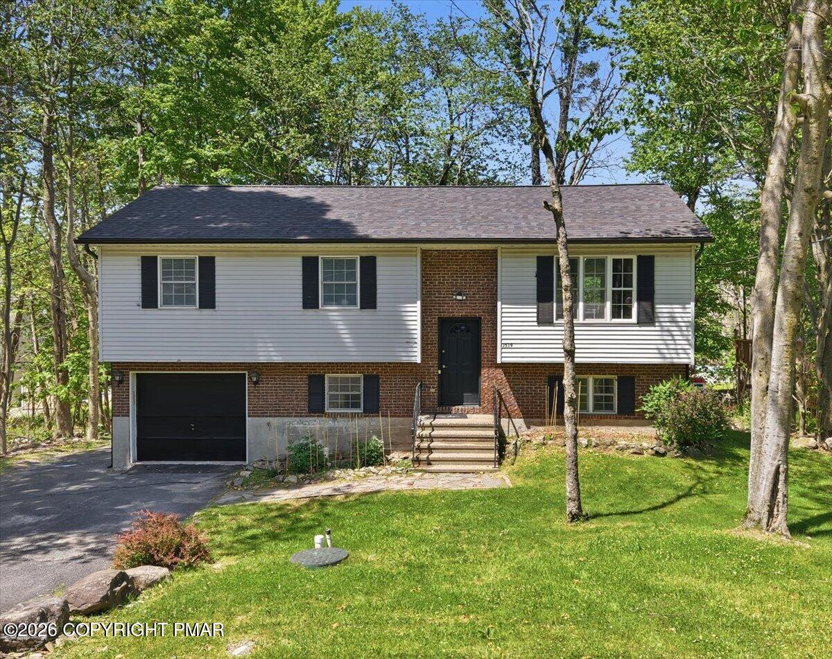 9807 Deerwood Drive