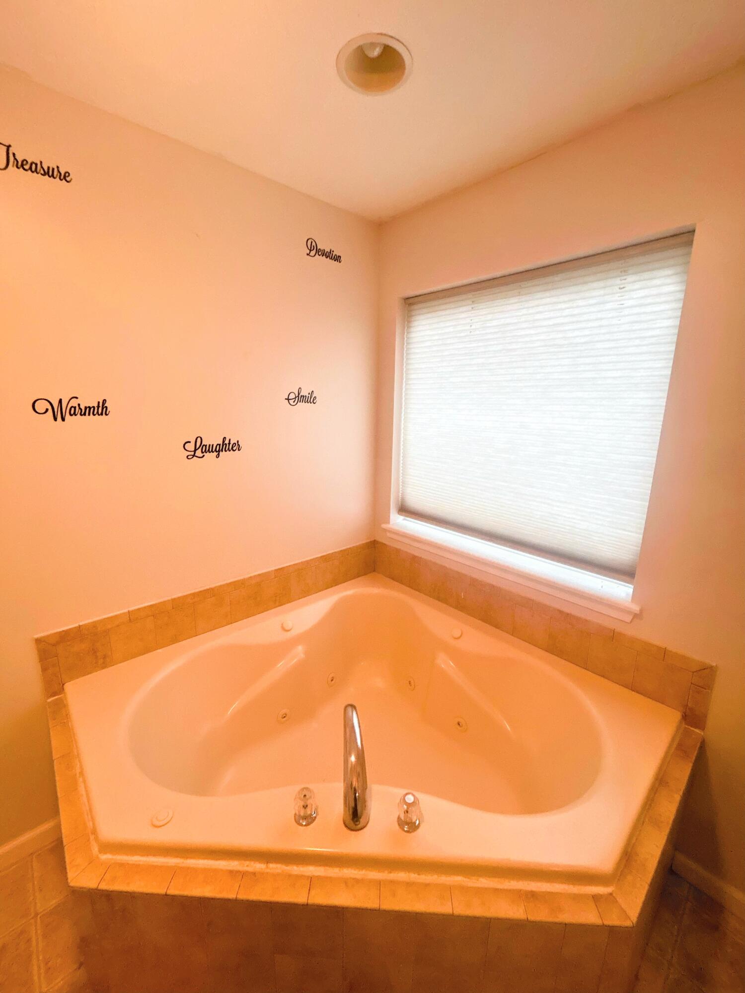 114 Country Court, Long Pond, Pennsylvania image 11