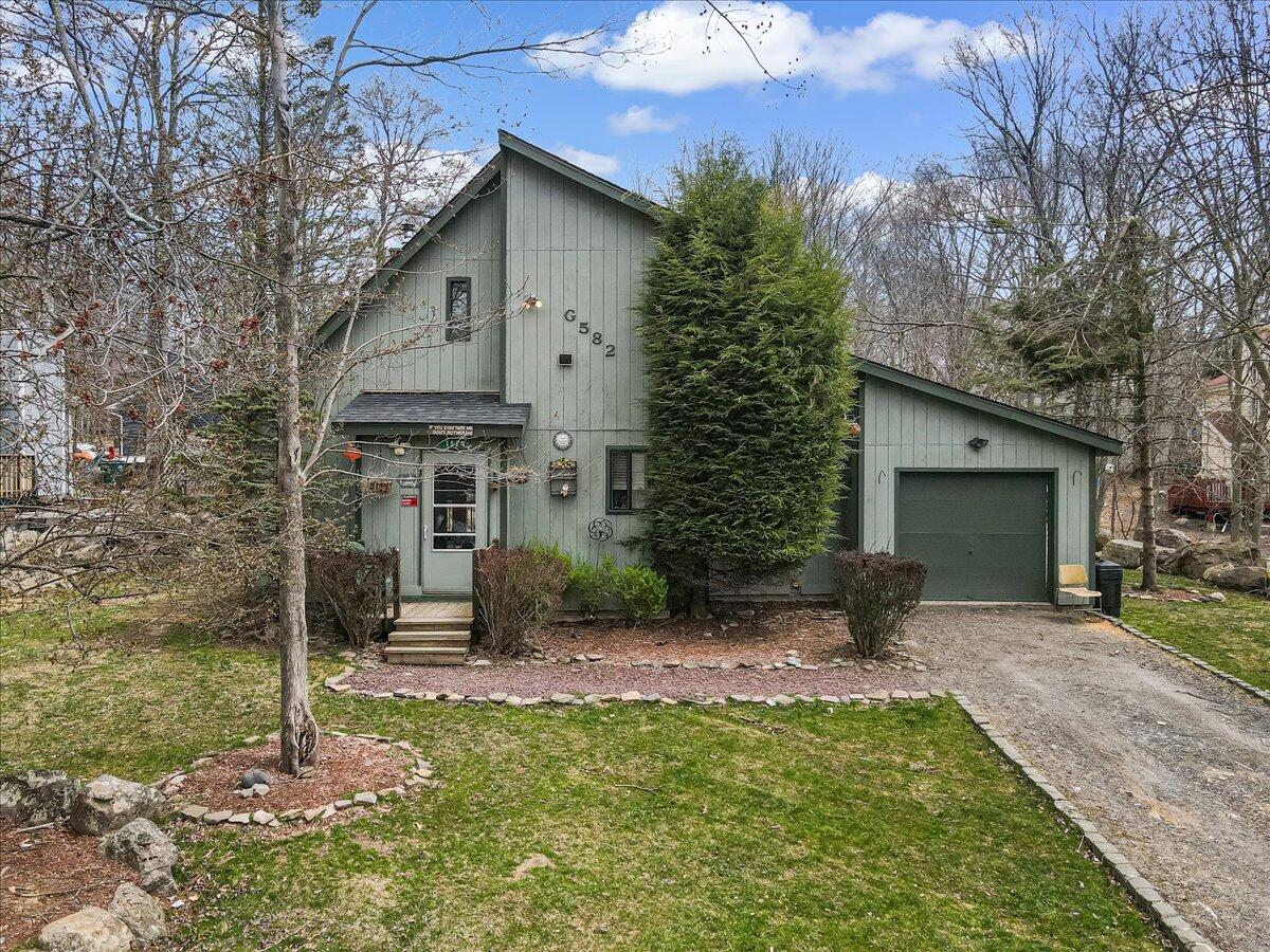 7924 Sleepy Hollow Drive, Tobyhanna, Pennsylvania image 1