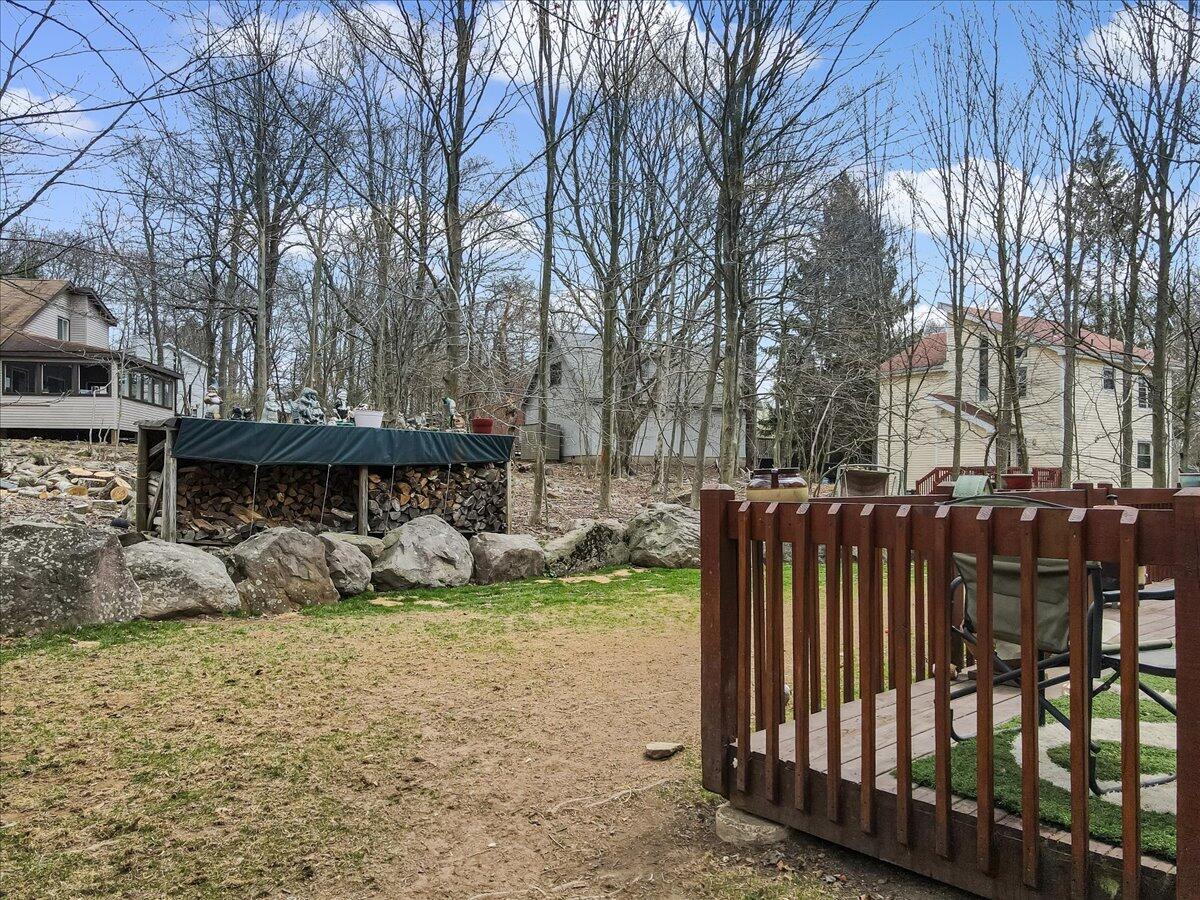 7924 Sleepy Hollow Drive, Tobyhanna, Pennsylvania image 45