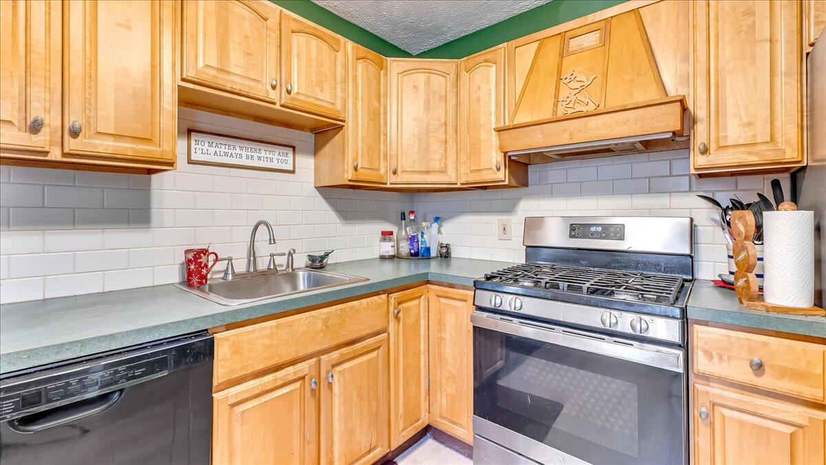 7924 Sleepy Hollow Drive, Tobyhanna, Pennsylvania image 19