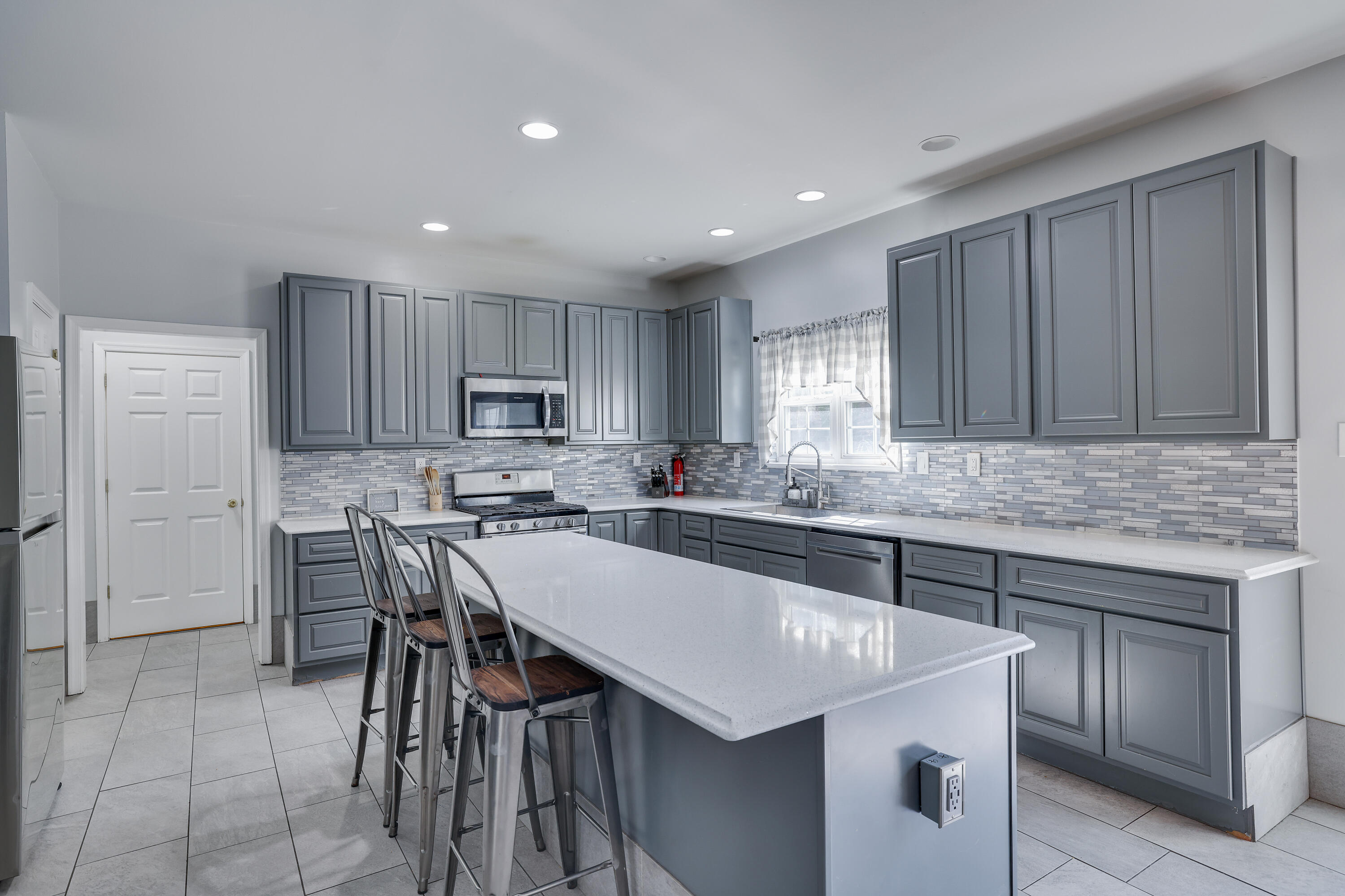 6214 Blackberry Terrace, East Stroudsburg, Pennsylvania image 13
