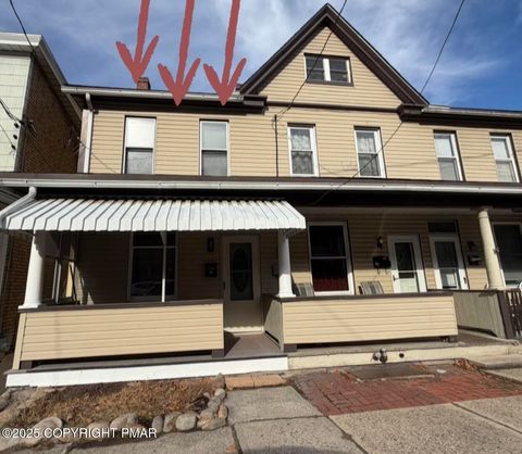 Townhouse For Sale - 68 E Railroad Street<br/> Nesquehoning, PA 18240