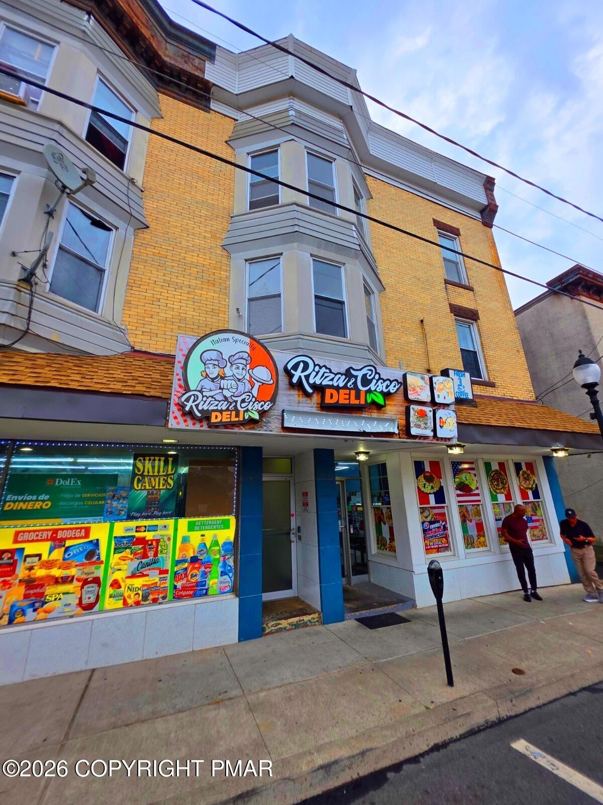 623 Centre St