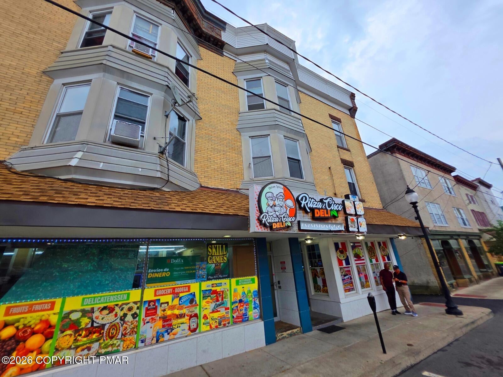 623 Centre St