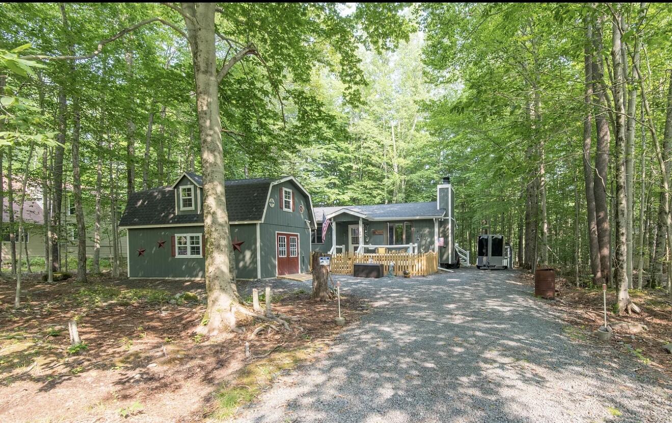 266 Maxatawny Drive, Pocono Lake, Pennsylvania image 3