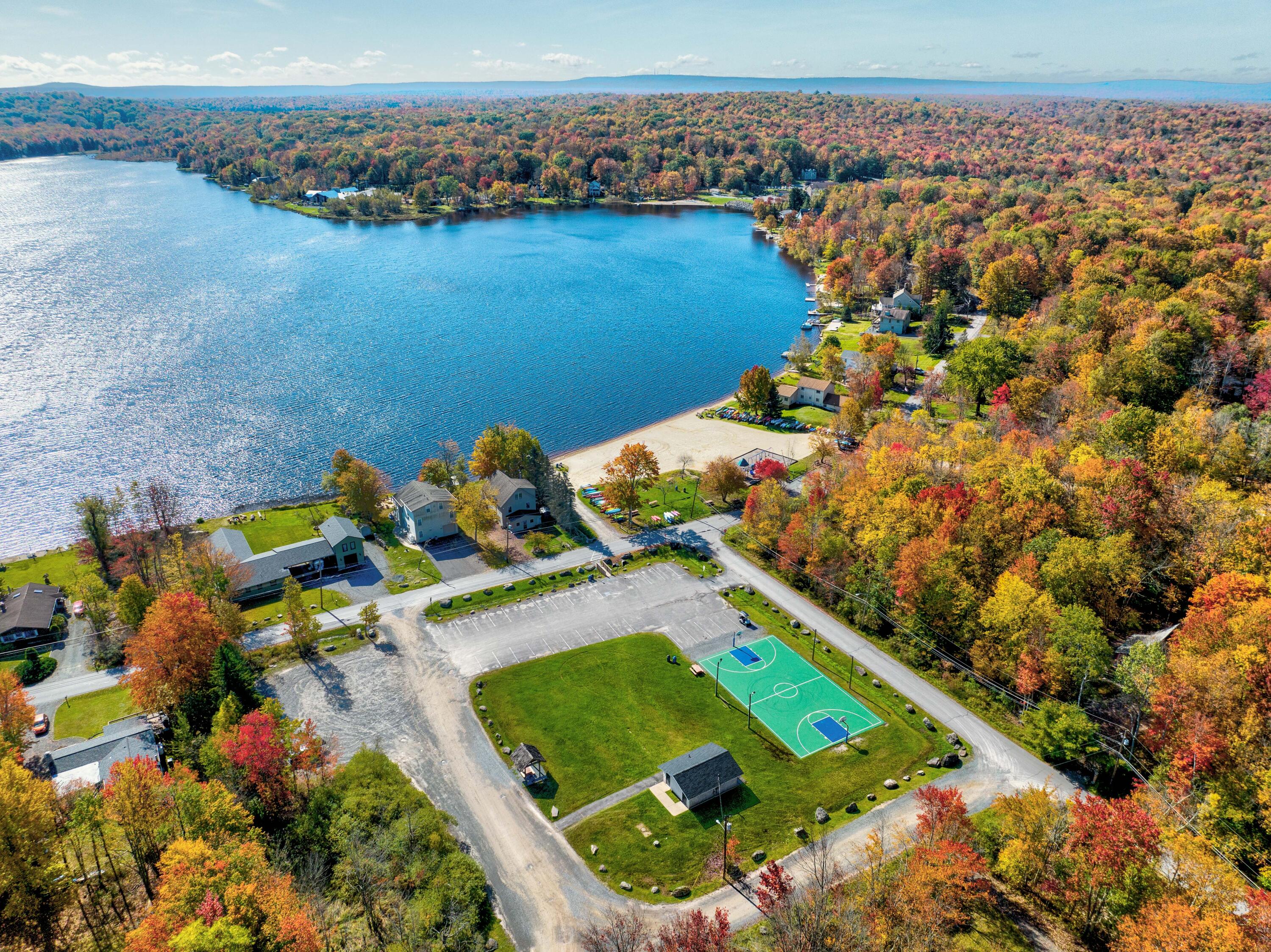 266 Maxatawny Drive, Pocono Lake, Pennsylvania image 35