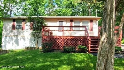 Homes For Sale - 132 Edward Smith Boulevard<br/> Monroe County, East Stroudsburg, PA 18302