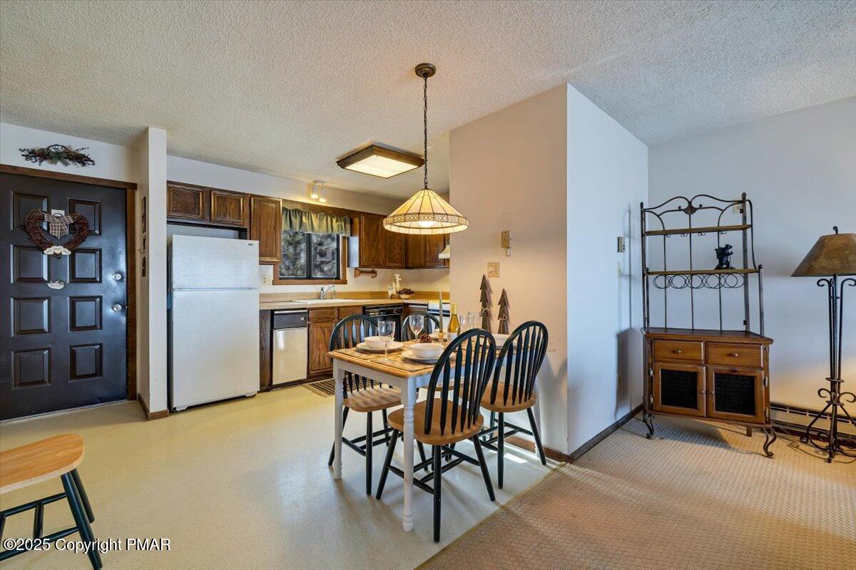 124 Cross Country Lane, Tannersville, Pennsylvania image 3