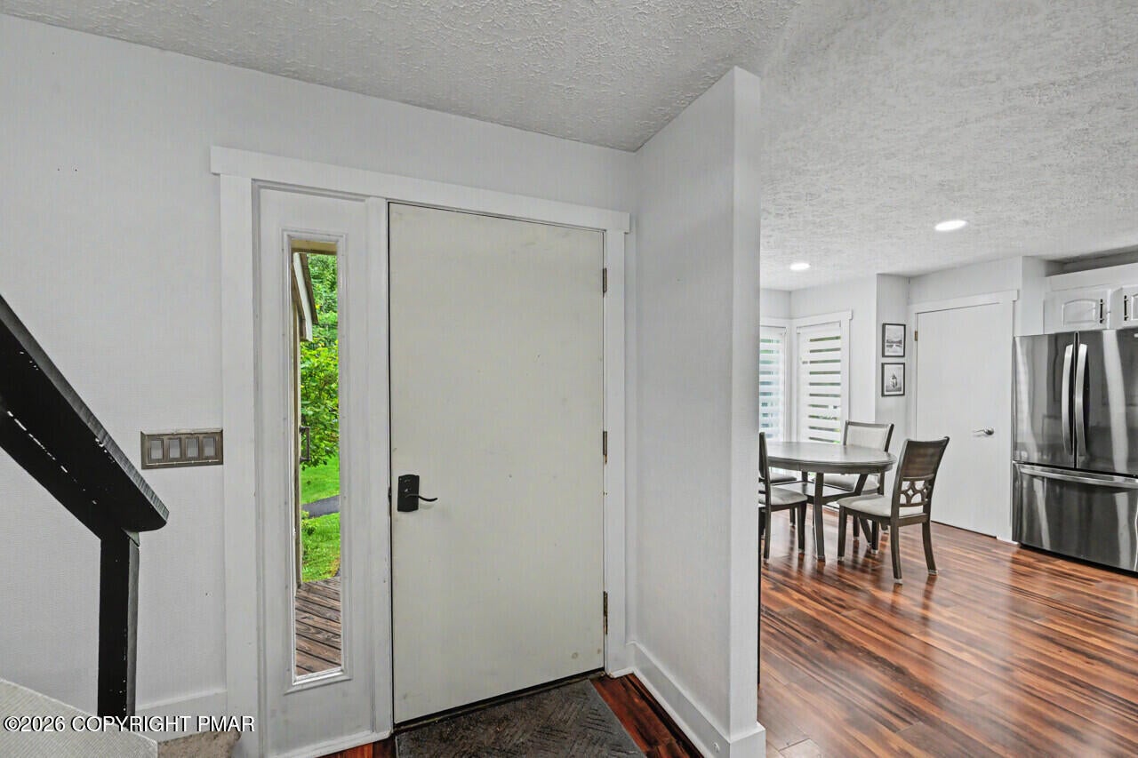 1015 Crestwoods Drive