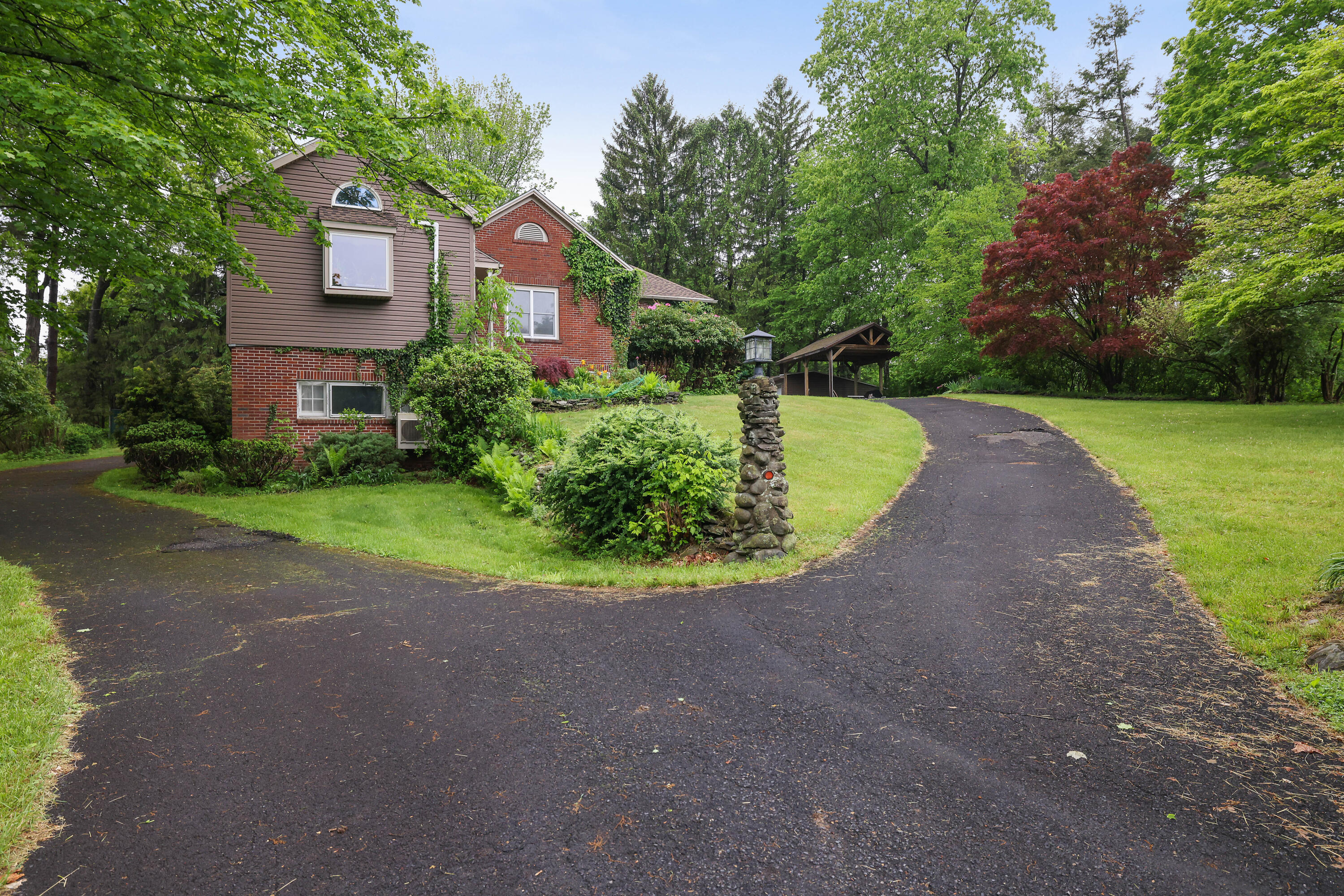 5245 Glenbrook Road, Stroudsburg, Pennsylvania image 1