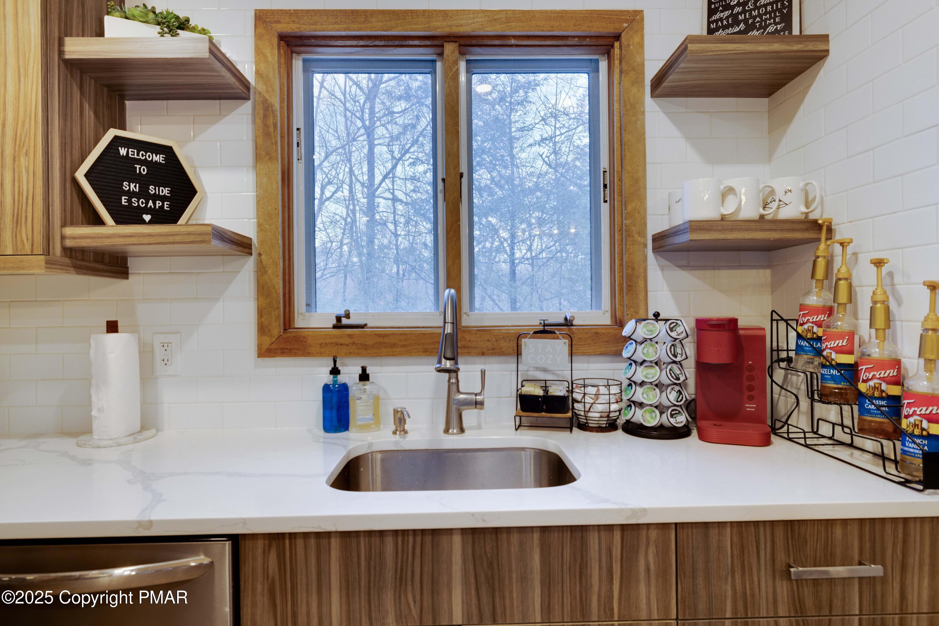 19 Ski Side Drive, Tannersville, Pennsylvania image 15
