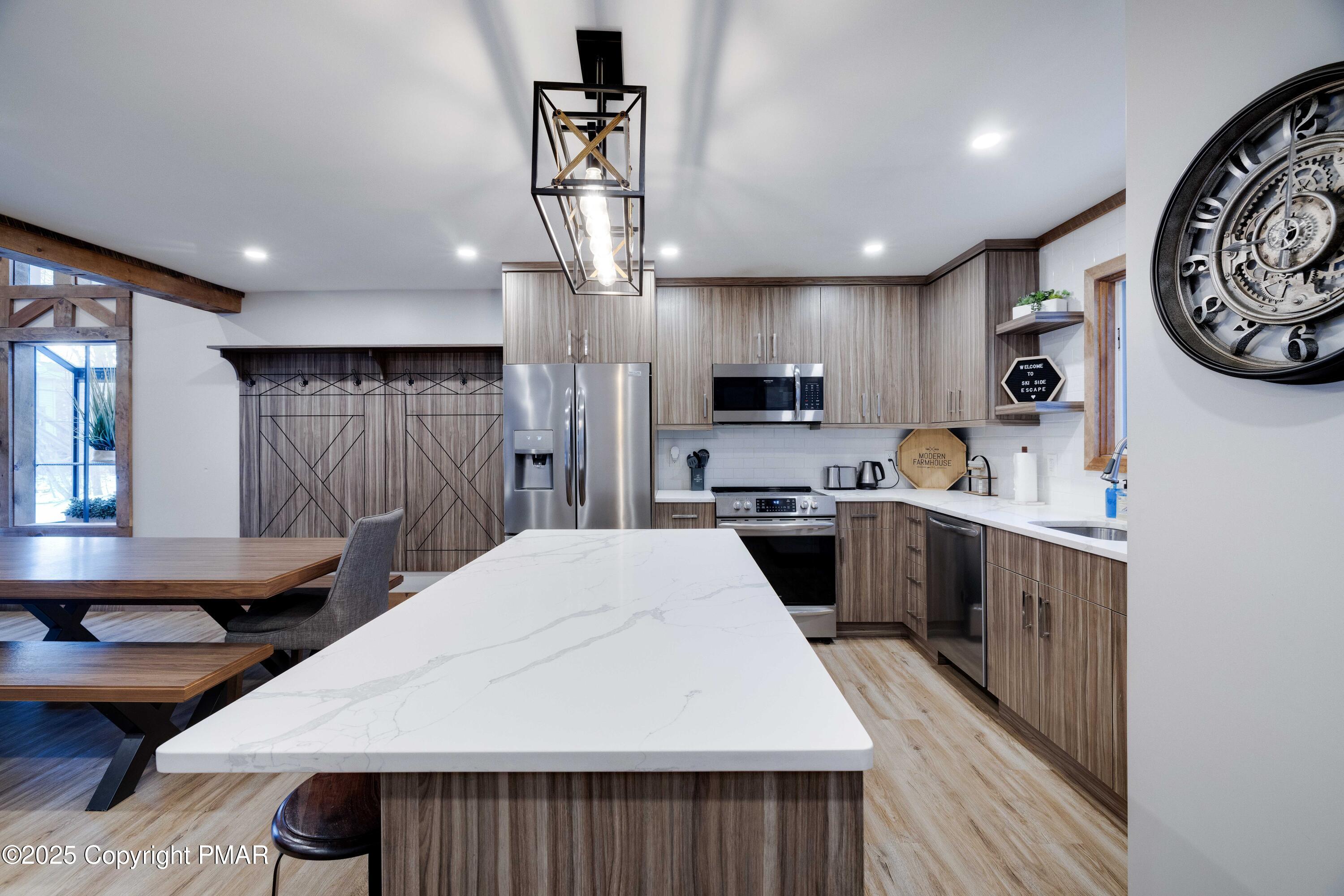 19 Ski Side Drive, Tannersville, Pennsylvania image 17